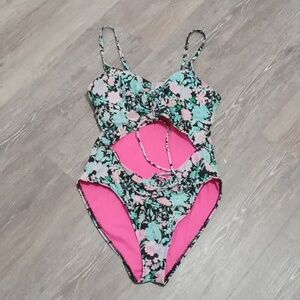 Celebrity pink girl's swimsuit